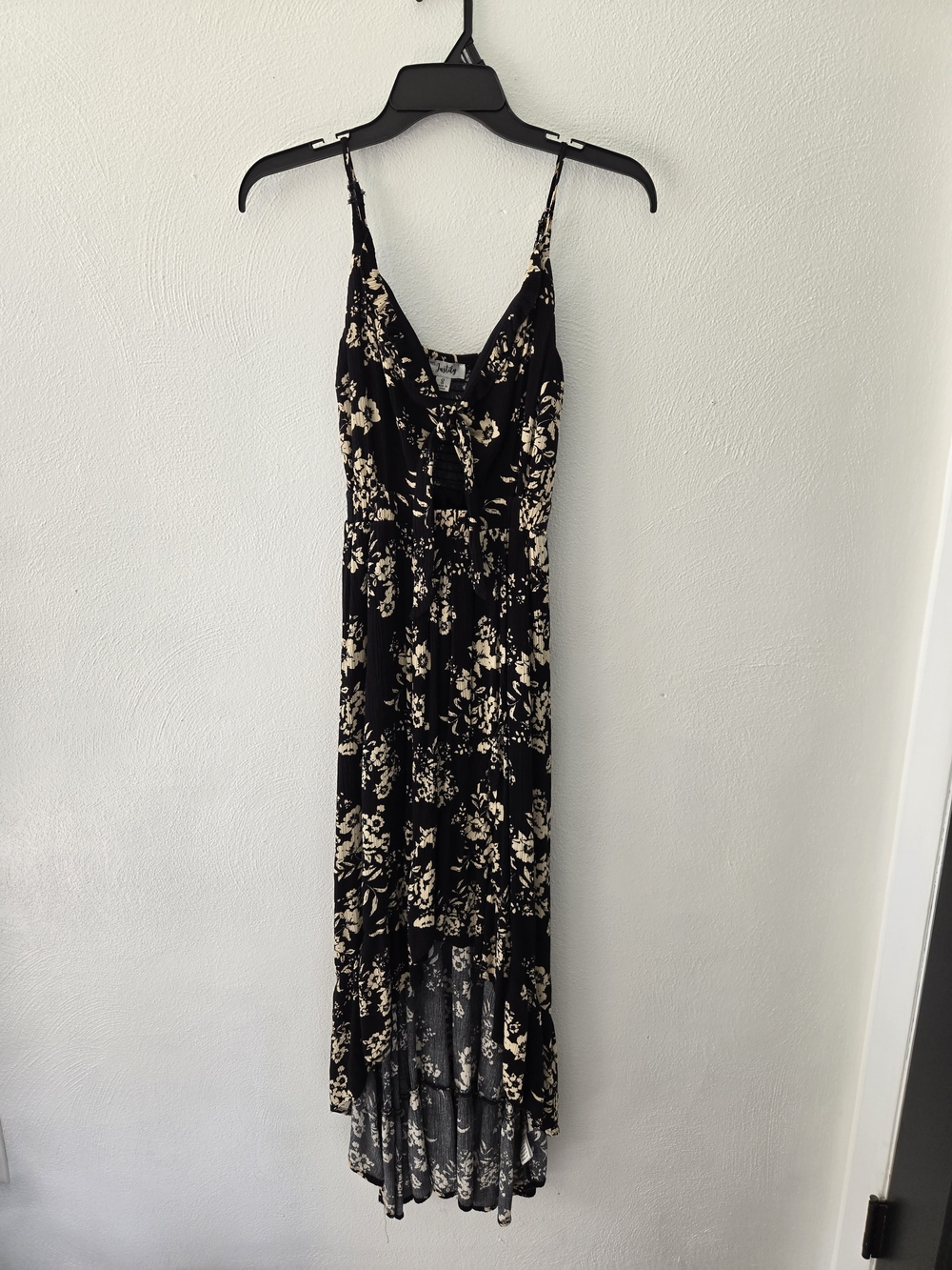 Justily Black and Beige Floral High-Low Maxi Dress